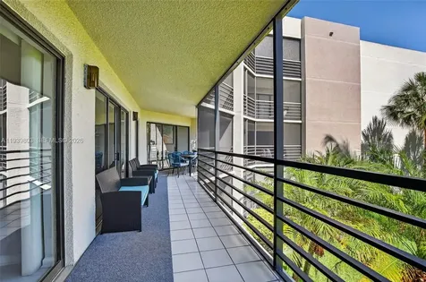 5901 Camino Del Sol Boca Raton FL 33433