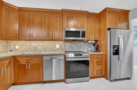 5901 Camino Del Sol Boca Raton FL 33433