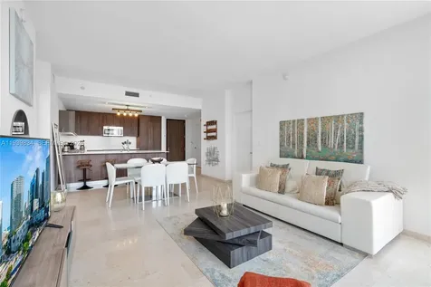 88 SW 7 Street Miami FL 33130