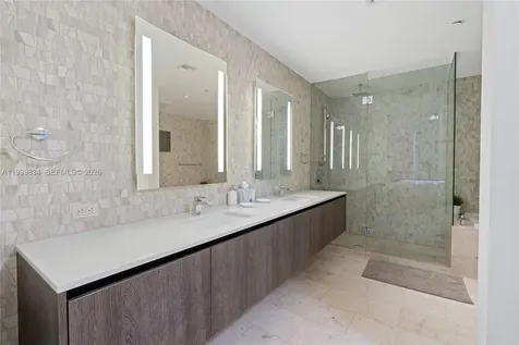88 SW 7 Street Miami FL 33130