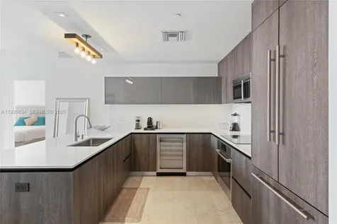 88 SW 7 Street Miami FL 33130