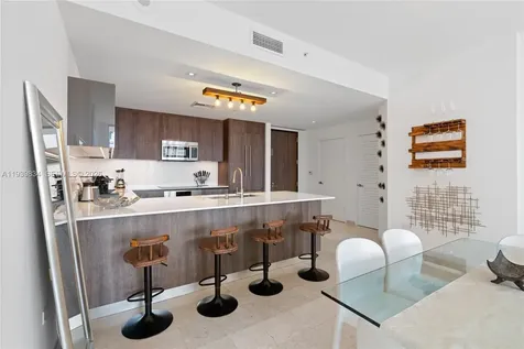 88 SW 7 Street Miami FL 33130