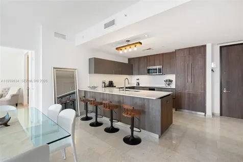 88 SW 7 Street Miami FL 33130