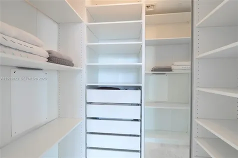 88 SW 7th Street Miami FL 33130