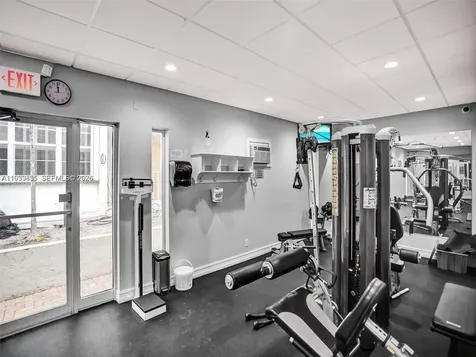 1160 N Federal Highway Fort Lauderdale FL 33304