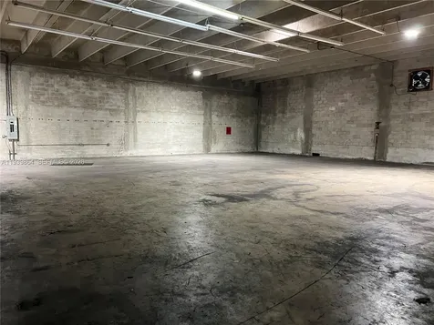 7286 NW 70th Street Miami FL 33166
