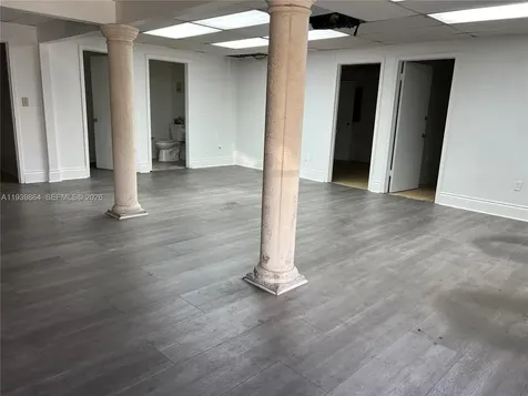 7286 NW 70th Street Miami FL 33166