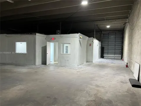 7286 NW 70th Street Miami FL 33166