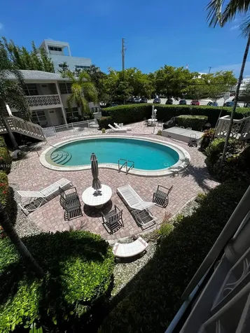2701 NE 1st Street Pompano Beach FL 33062
