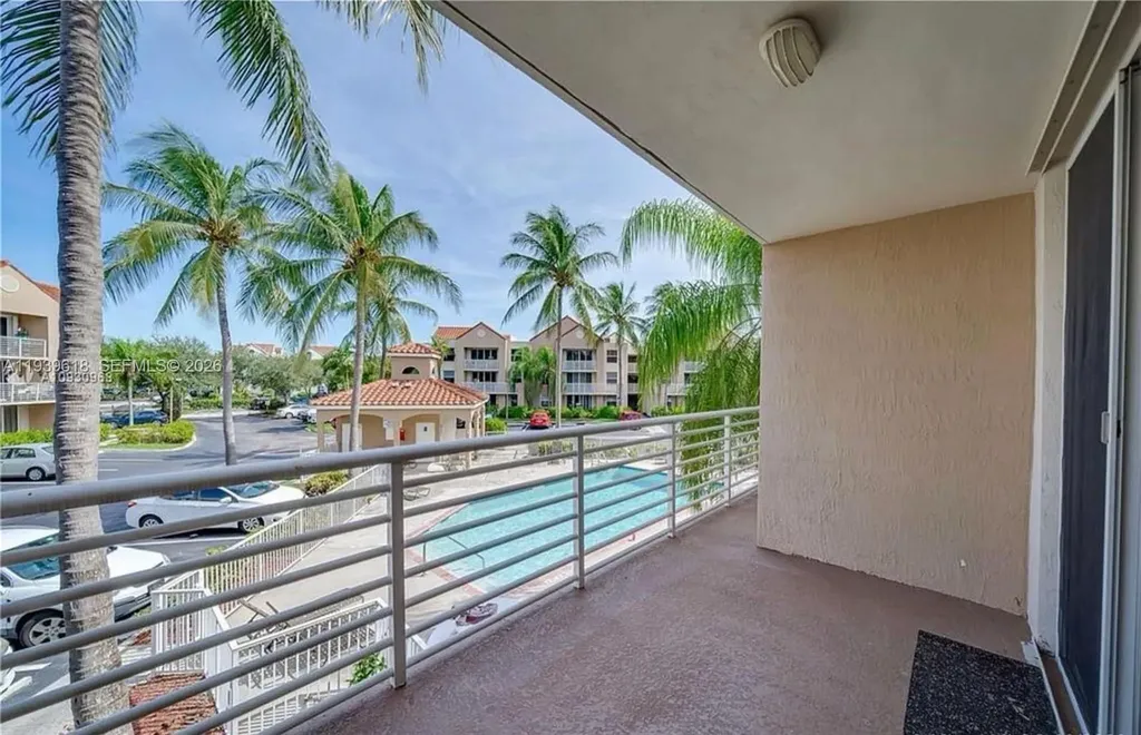 2711 Ocean Club Boulevard Hollywood FL 33019