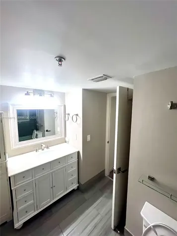 2711 Ocean Club Boulevard Hollywood FL 33019