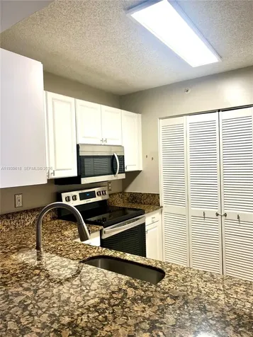 2711 Ocean Club Boulevard Hollywood FL 33019