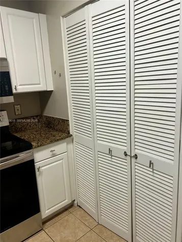 2711 Ocean Club Boulevard Hollywood FL 33019