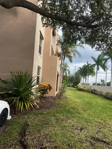 2711 Ocean Club Boulevard Hollywood FL 33019