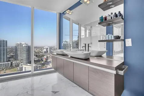 200 Biscayne Boulevard Way Miami FL 33131