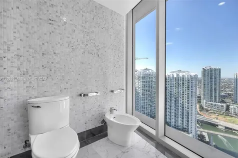 200 Biscayne Boulevard Way Miami FL 33131
