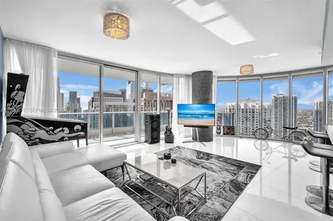 200 Biscayne Boulevard Way Miami FL 33131