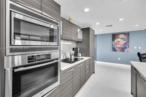 200 Biscayne Boulevard Way Miami FL 33131