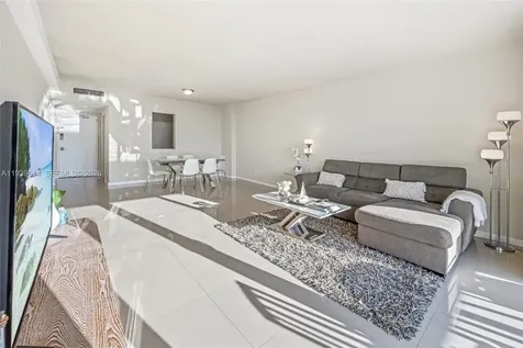 5601 Collins Avenue Miami Beach FL 33140