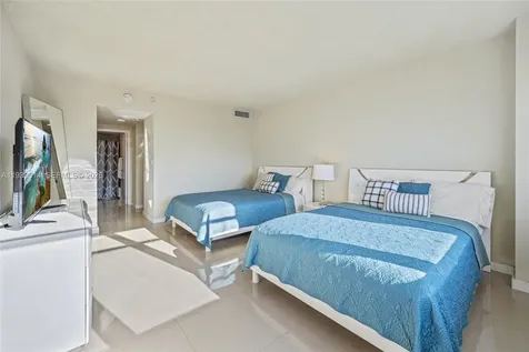 5601 Collins Avenue Miami Beach FL 33140