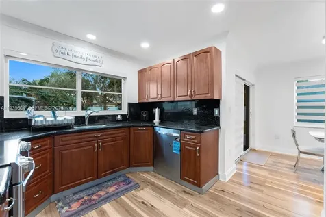 1289 NW 171st Terrace Pembroke Pines FL 33028