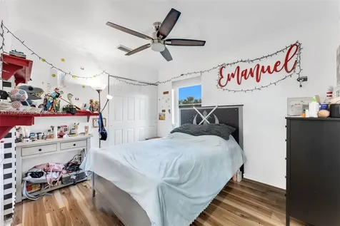 1289 NW 171st Terrace Pembroke Pines FL 33028