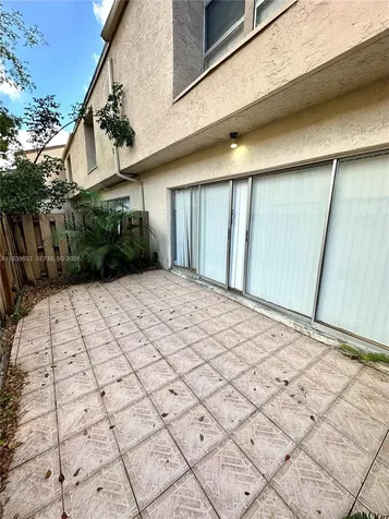 8253 NW 8th Place Plantation FL 33324