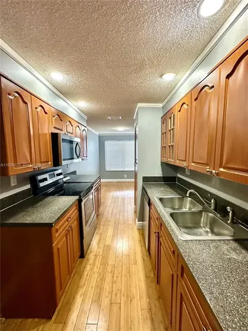 8253 NW 8th Place Plantation FL 33324