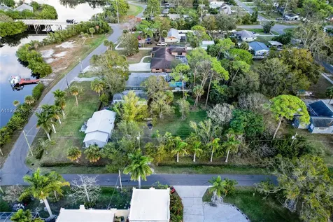 302 5th Street SW Other City - In The State Of Florida FL 33570