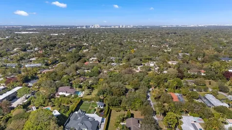 13500 SW 68th Court Pinecrest FL 33156