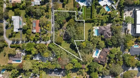 13500 SW 68th Court Pinecrest FL 33156