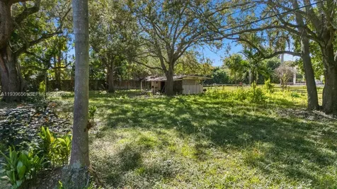 13500 SW 68th Court Pinecrest FL 33156