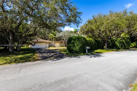 13500 SW 68th Court Pinecrest FL 33156