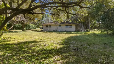 13500 SW 68th Court Pinecrest FL 33156
