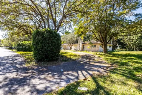 13500 SW 68th Court Pinecrest FL 33156