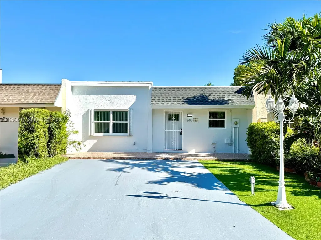 11240 SW 33rd Cir Place Miami FL 33165