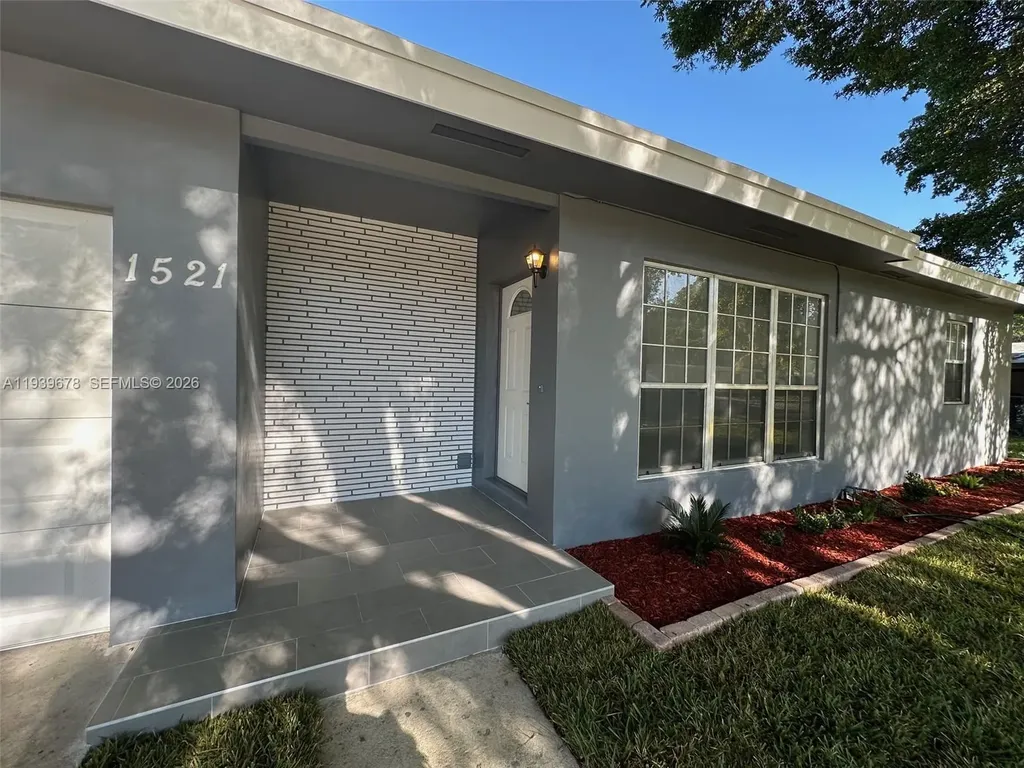 1521 NE 43rd Court Pompano Beach FL 33064