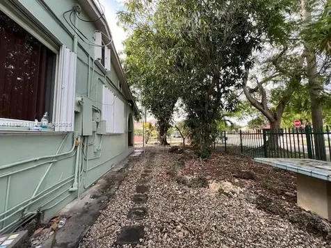 501 E 8th Street Hialeah FL 33010