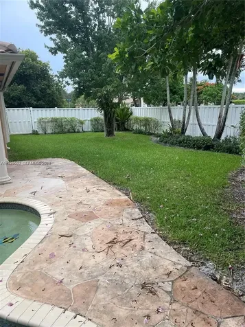 1552 NW 135th Avenue Pembroke Pines FL 33028