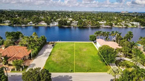 1049 S Southlake Drive Hollywood FL 33019