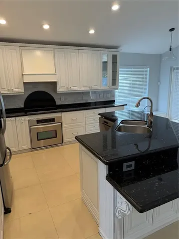 1552 NW 135th Avenue Pembroke Pines FL 33028