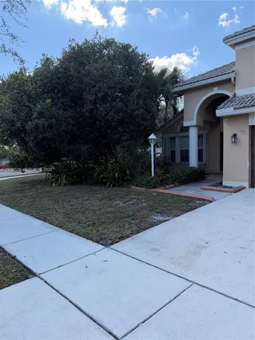 1552 NW 135th Avenue Pembroke Pines FL 33028