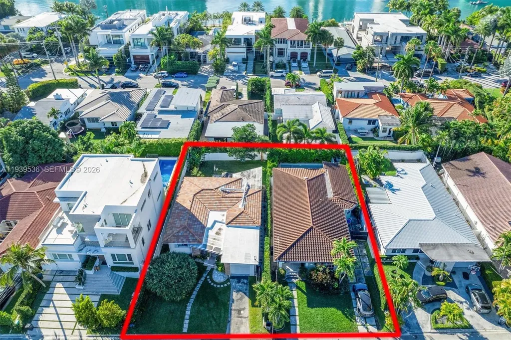 9424 - 9432 Carlyle Avenue Surfside FL 33154