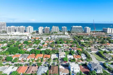 9424 - 9432 Carlyle Avenue Surfside FL 33154