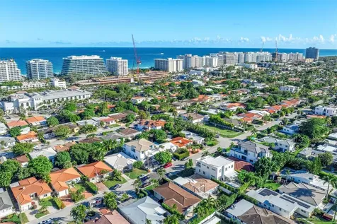 9424 - 9432 Carlyle Avenue Surfside FL 33154