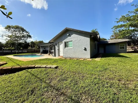 2980 SW 82nd Way Davie FL 33328