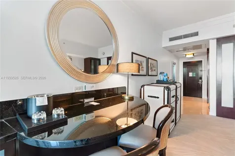 4391 Collins Avenue Miami Beach FL 33140