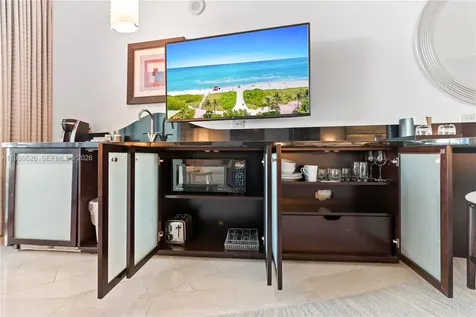 4391 Collins Avenue Miami Beach FL 33140