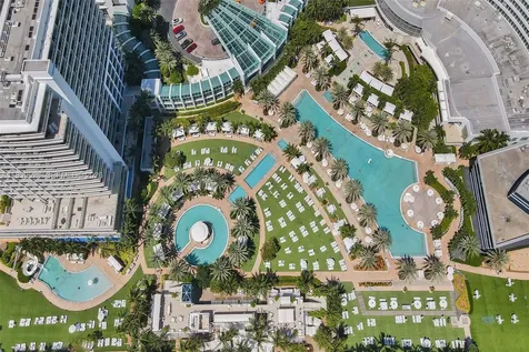 4391 Collins Avenue Miami Beach FL 33140
