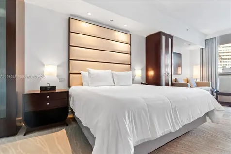 4391 Collins Avenue Miami Beach FL 33140